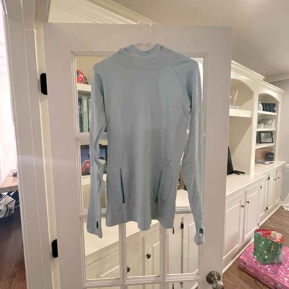 Lululemon light blue pull over